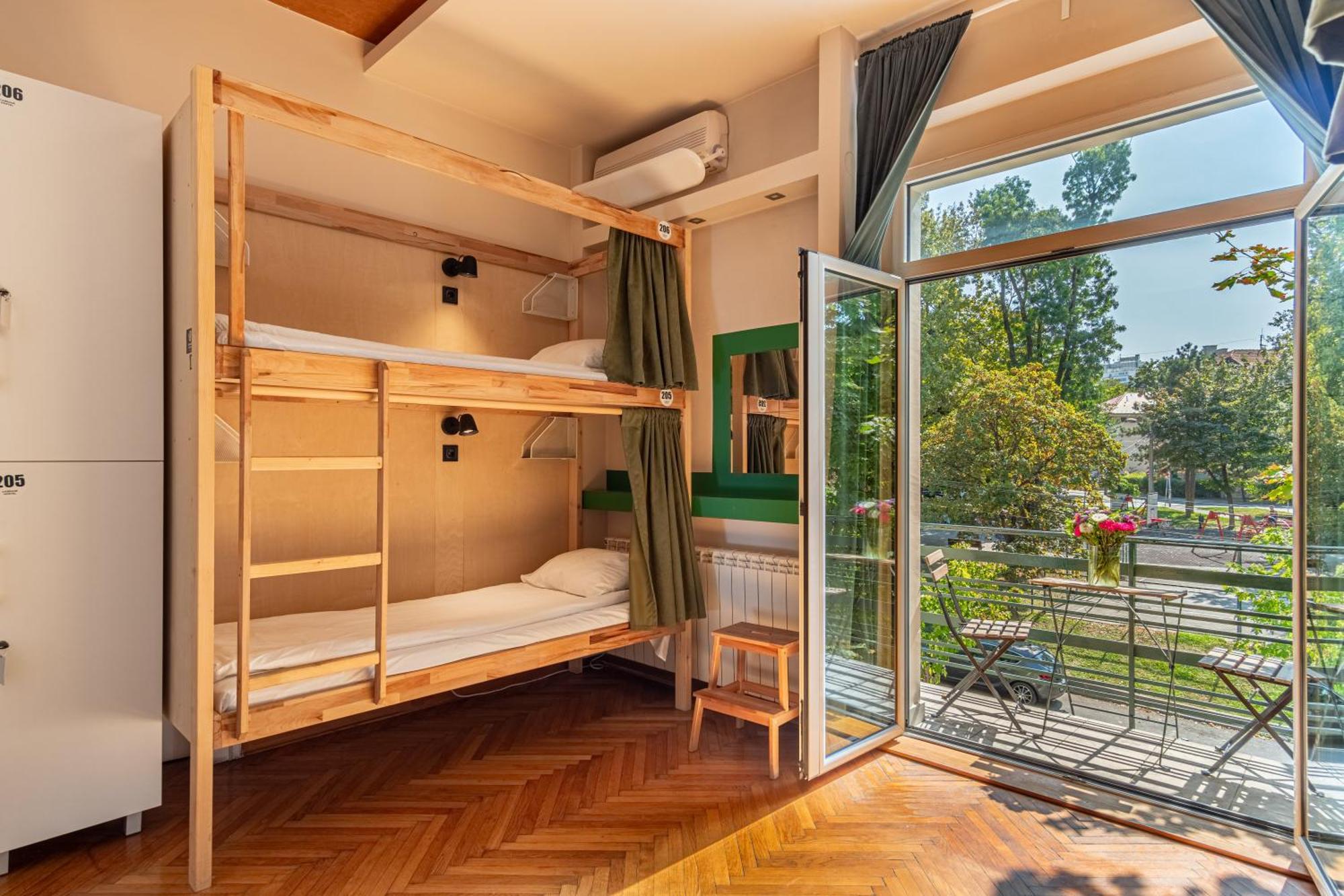 Cabbage Hostel بلغراد المظهر الخارجي الصورة