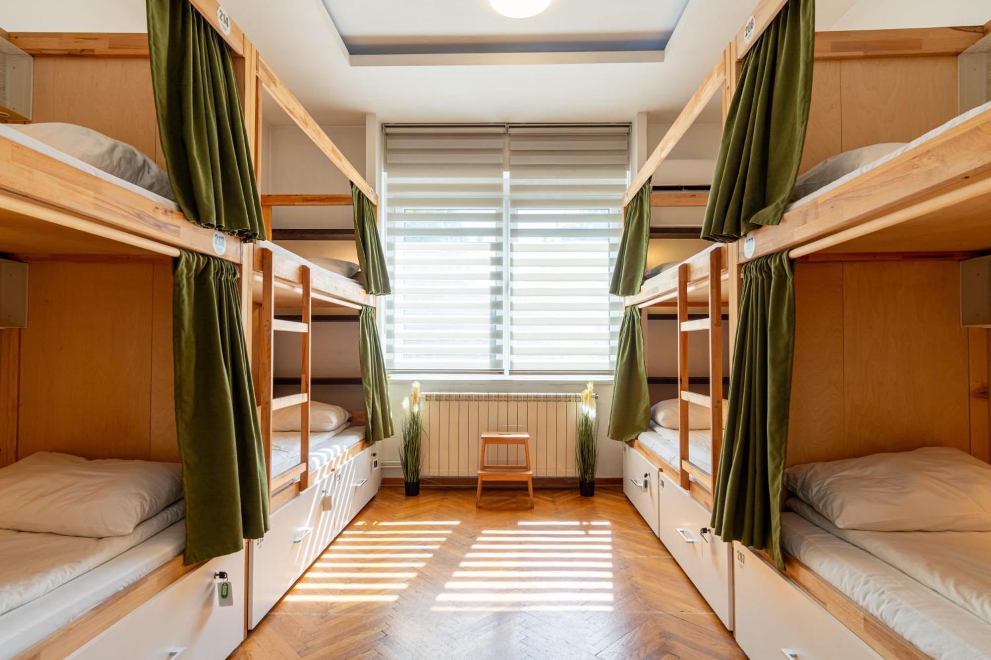 Cabbage Hostel بلغراد المظهر الخارجي الصورة