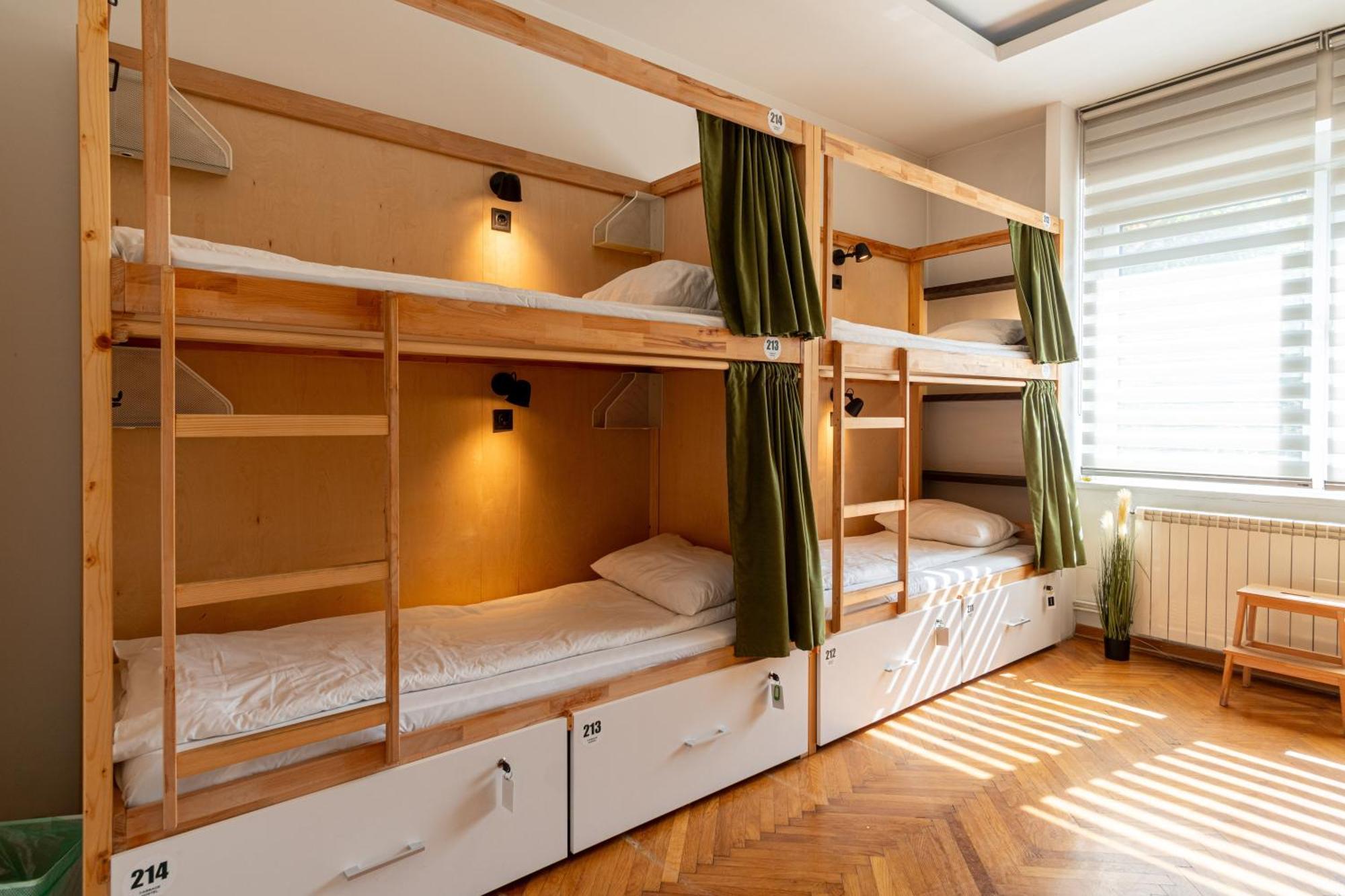 Cabbage Hostel بلغراد المظهر الخارجي الصورة