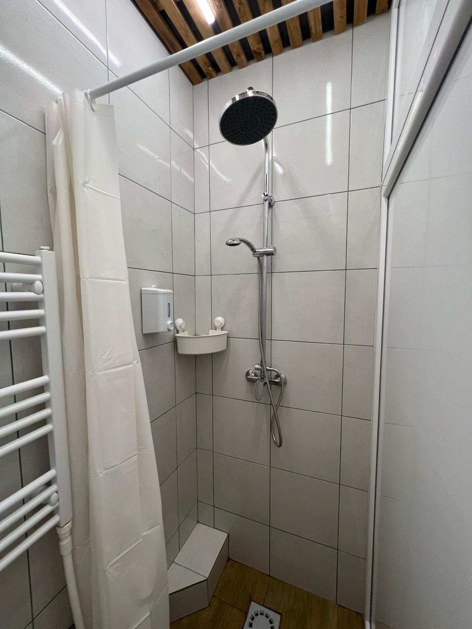Cabbage Hostel بلغراد المظهر الخارجي الصورة