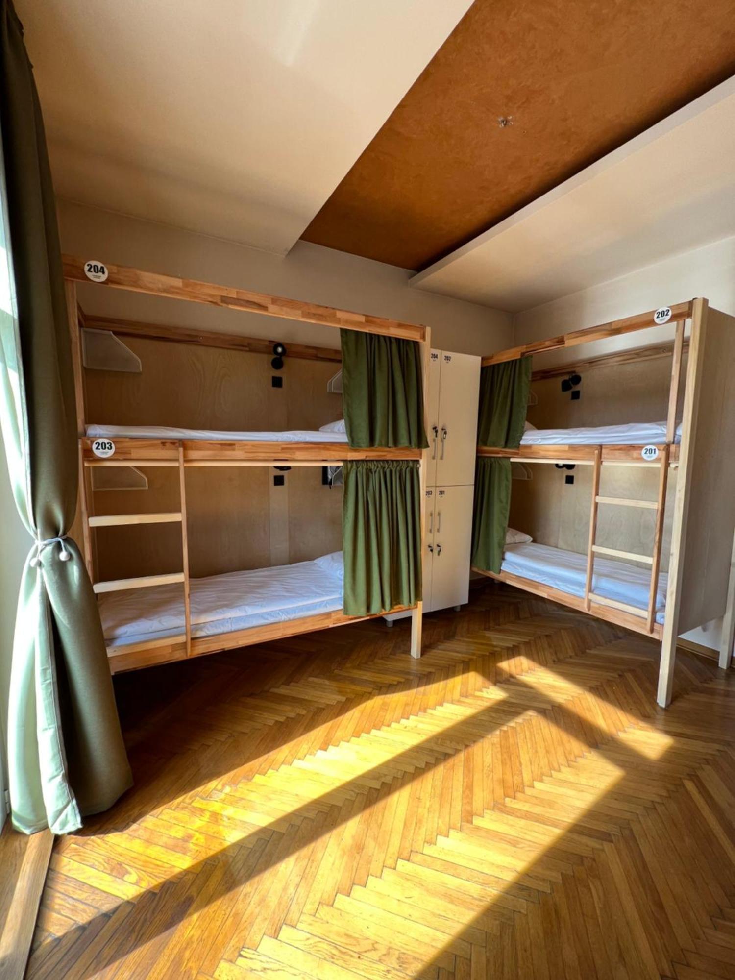 Cabbage Hostel بلغراد المظهر الخارجي الصورة